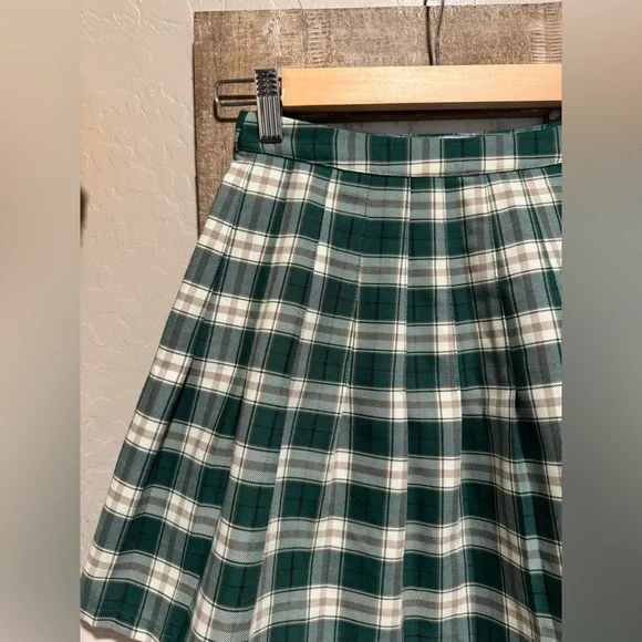 Urban Outfitters Pleated Mini Skirt X Small Green Plaid School Preppy Academia - Picture 13 of 14